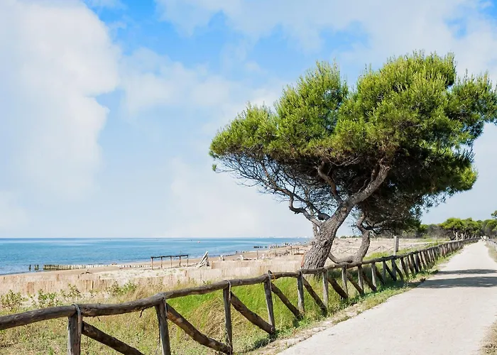 Cozy Flat In A House With Pools